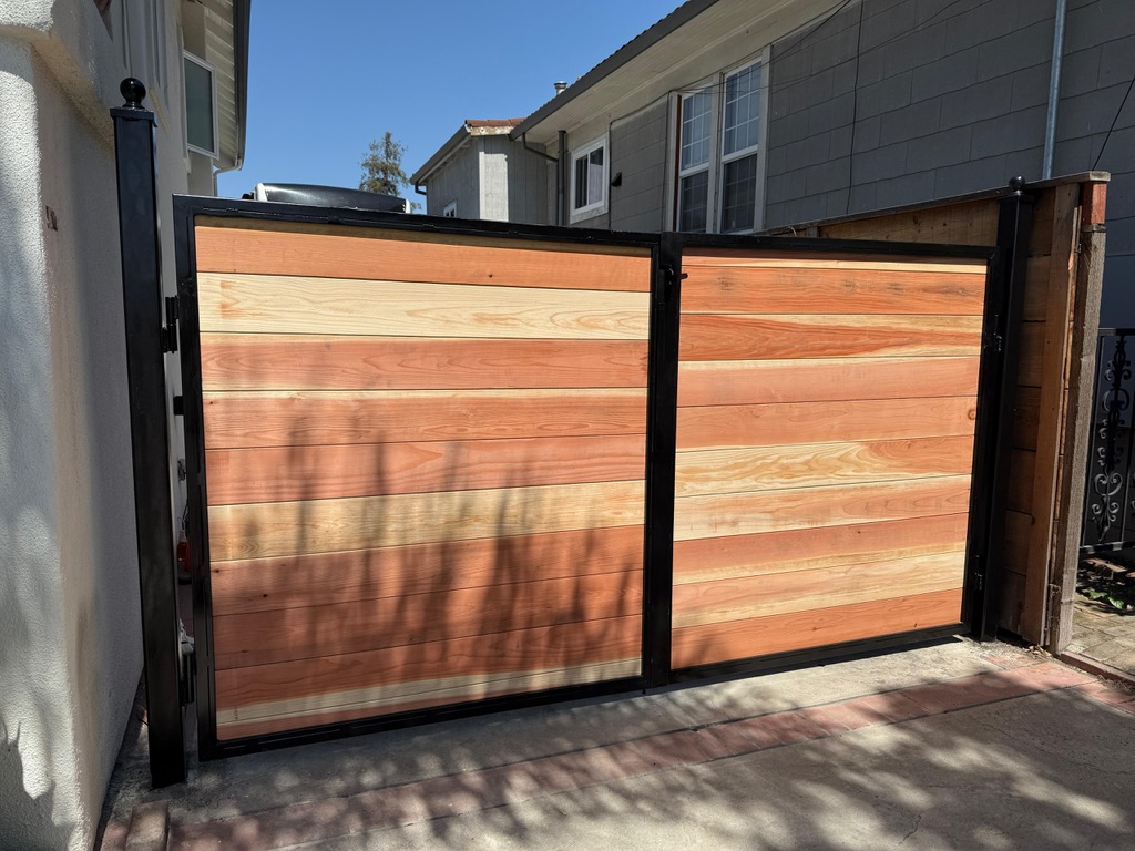 Driveway gate