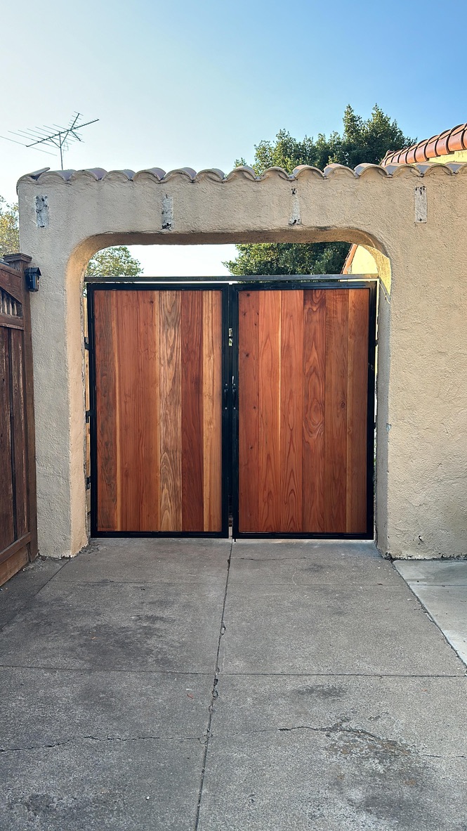 Traditional gate